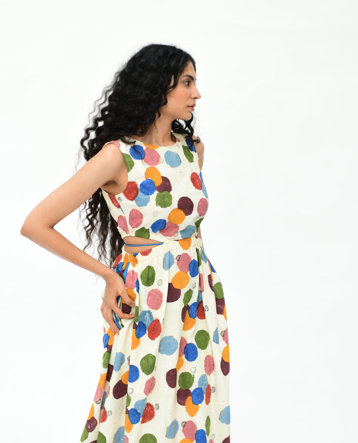 Void Side Space Dress