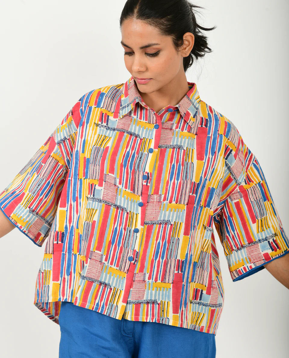 Scribble Hand Block Crop Shirt