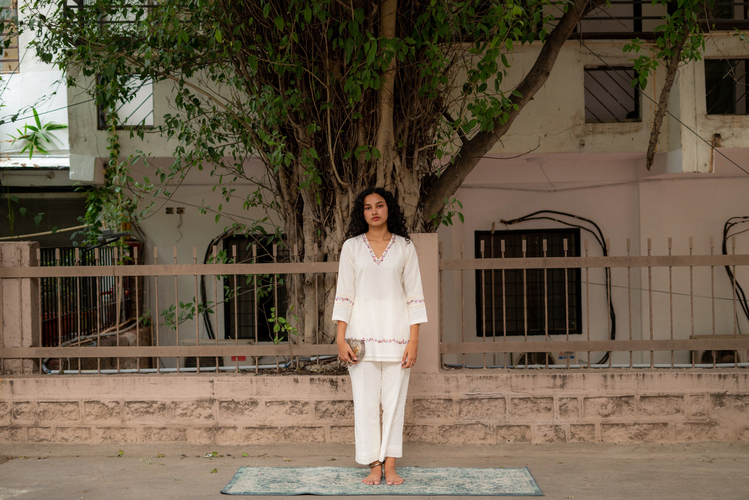 Mira Kameez